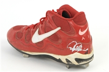 1999 Rafael Palmeiro Texas Rangers Signed Nike Game Worn Cleat (MEARS LOA/JSA)