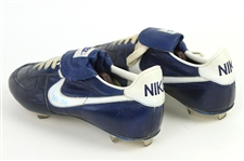 1980's (early) Dave Stieb Toronto Blue Jays Signed Nike Game Worn Cleats (MEARS LOA/JSA)