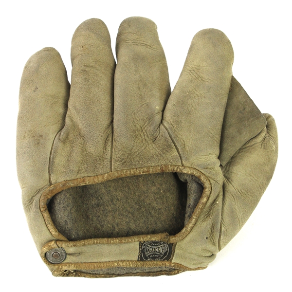 1900-10 Spalding White Leather Game Used Full Web Fielders Mitt (MEARS LOA)