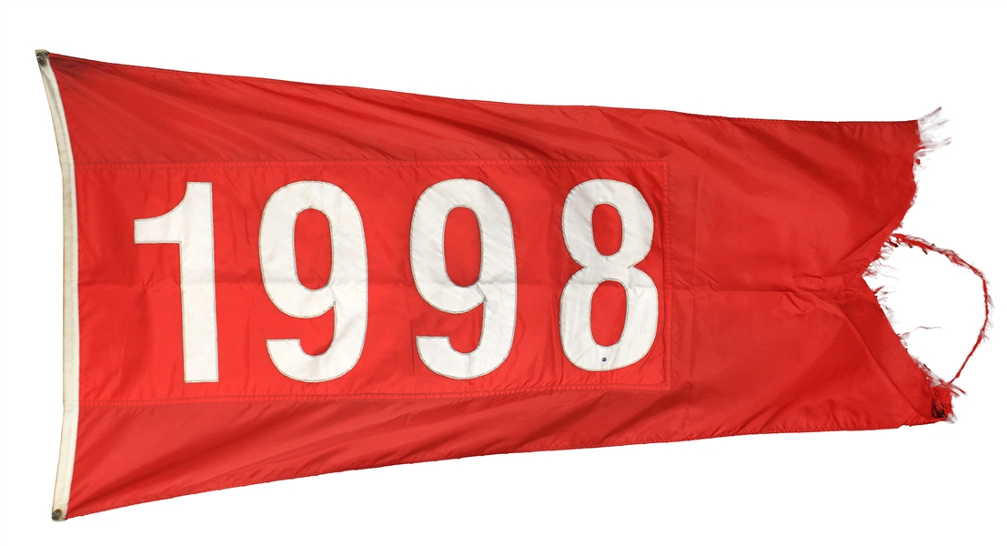2006 Chicago Cubs Wrigley Field "1998" Stadium Flag (MEARS LOA/MLB Hologram)