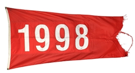 2006 Chicago Cubs Wrigley Field "1998" Stadium Flag (MEARS LOA/MLB Hologram)