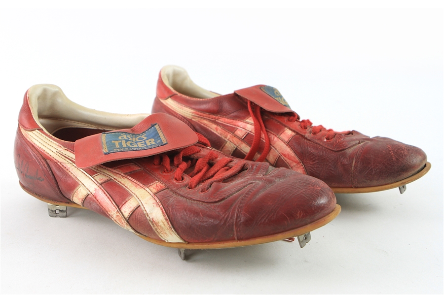1986 John Cangelosi Chicago White Sox Signed Game Worn Asics Cleats (MEARS LOA/JSA)