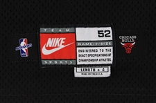 1997-98 Toni Kukoc Chicago Bulls Signed Game Worn Alternate Uniform (MEARS A10/JSA/Team Letter) NBA Champions