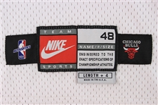 1997-98 Scottie Pippen Chicago Bulls Signed Home Jersey (MEARS A5 & PSA/DNA) NBA Champions