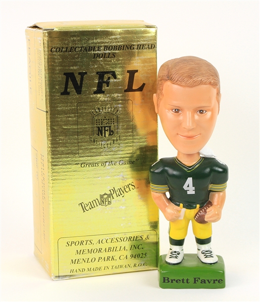1996 Brett Favre Green Bay Packers Signed MIB 9" Bobblehead (279/3,000)
