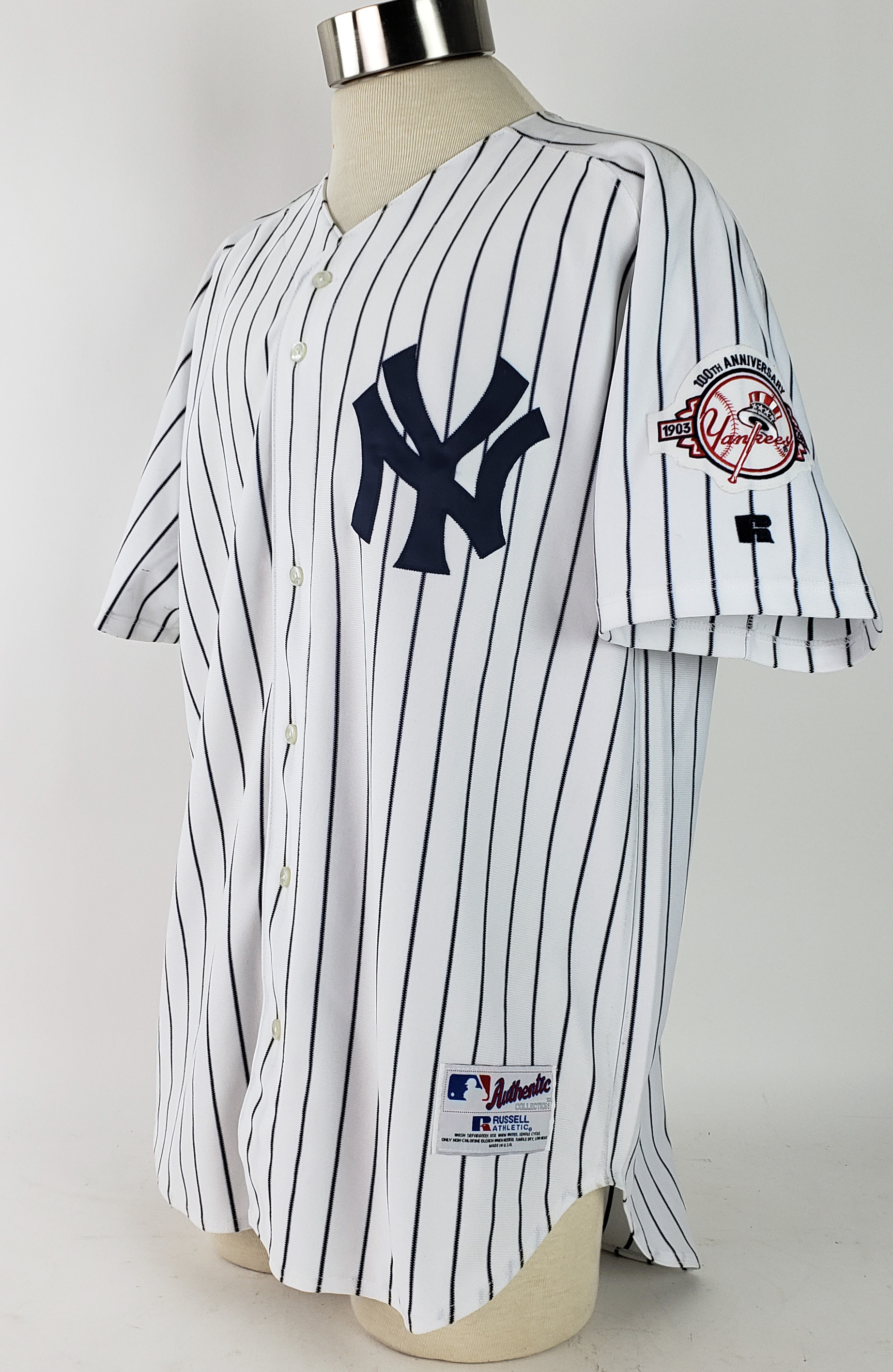 Lot Detail - 2003 Derek Jeter New York Yankees Signed Jersey (JSA)