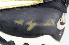 1996-99 Jeff Bagwell Houston Astros Signed Game Worn Nike Cleats (MEARS LOA/JSA)