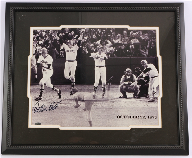 1975 Carlton Fisk Boston Red Sox Signed 14x18 B&W Framed Photo (JSA)