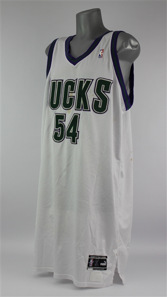 1999-2000 Robert "Tractor" Traylor Milwaukee Bucks Game Worn Home Jersey (MEARS LOA)