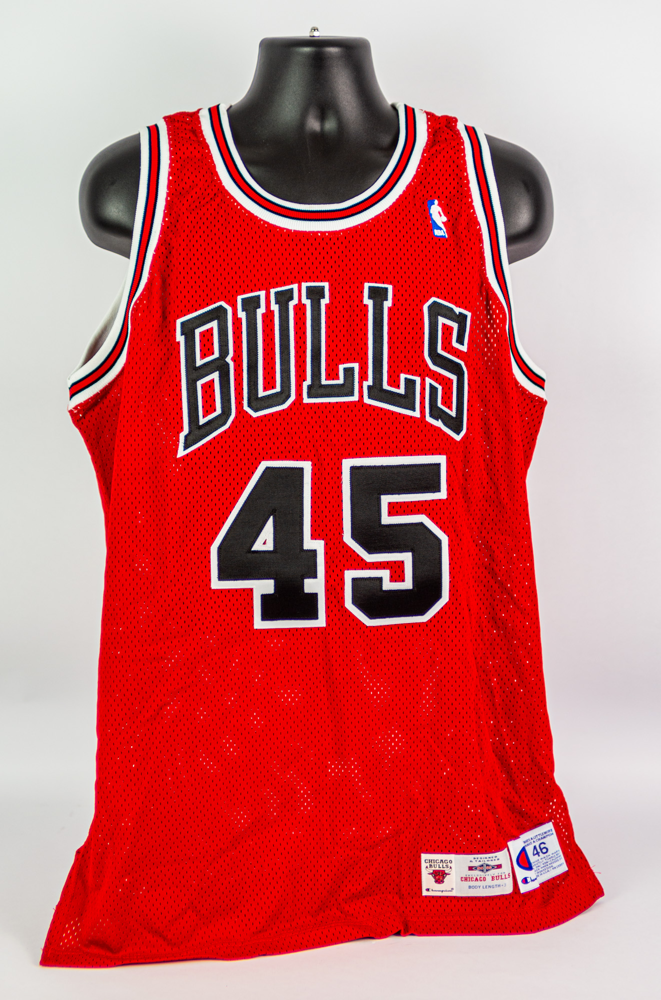 Michael Jordan Signed 1994-95 Chicago Bulls Pro Cut Jersey Upper