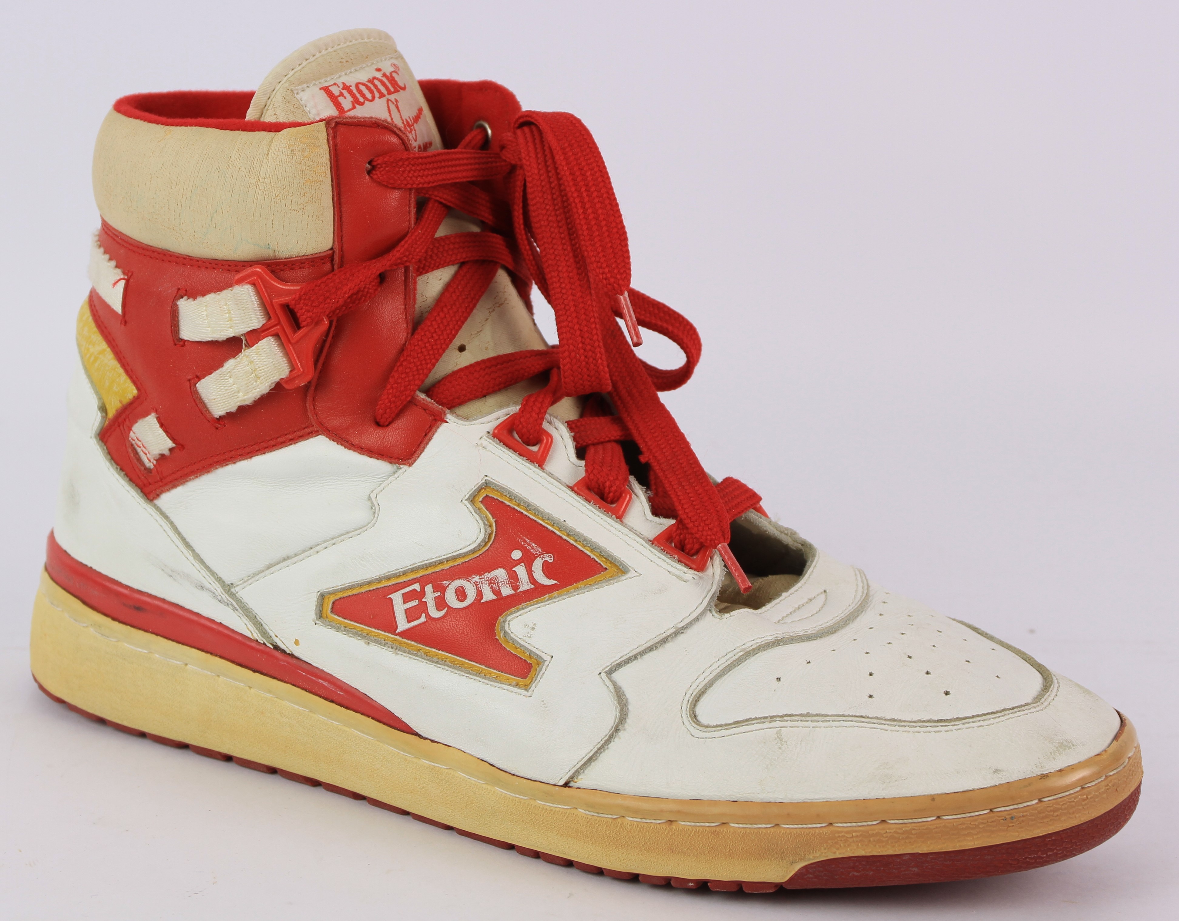 Lot Detail 1985 87 Hakeem Olajuwon Houston Rockets Signed Etonic The Dream Game Worn Sneaker MEARS LOA JSA