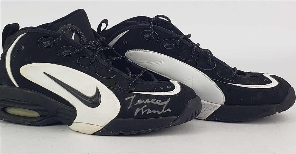 1995-96 Terrell Brandon Cleveland Cavaliers Signed Nike Game Worn Sneakers (MEARS LOA/JSA)