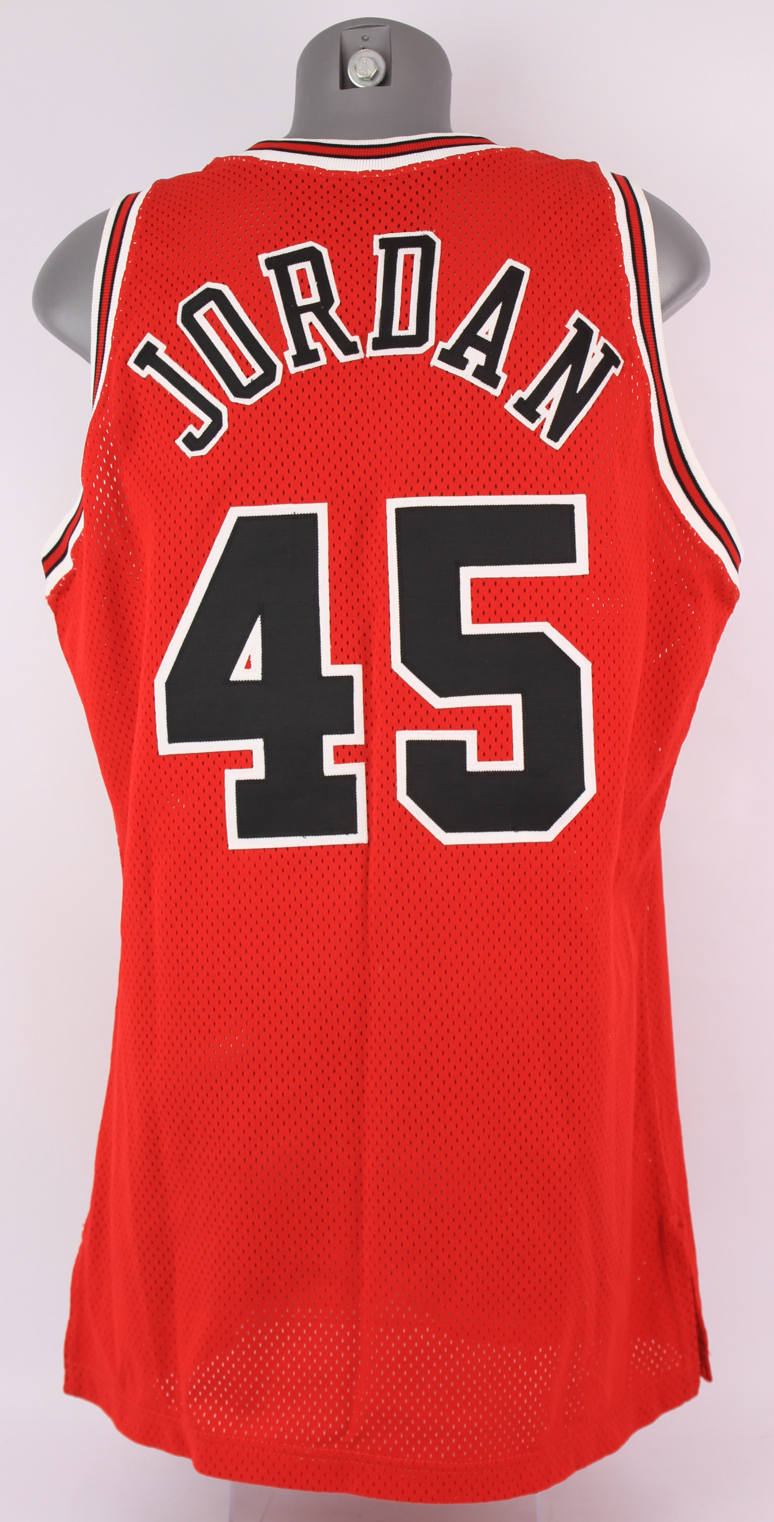Lot Detail - 1994-95 Michael Jordan Chicago Bulls Pro Cut Road 
