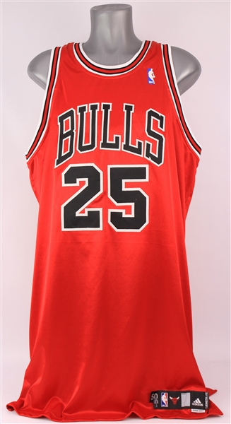 2008-2009 Derrick Rose Rookie Chicago Bulls Game Worn Road Jersey (MEARS A10 /Collection of Bill Bynum)