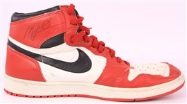 1985 Rookie Michael Jordan Chicago Bulls Vintage Signed Air Jordan 1 Game Worn Shoes (MEARS LOA / JSA Full Letter) From Jordan's Feet to Grandma's Hands