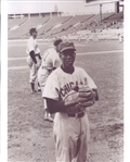 1964 Topps Giants Baseball Card Set w/ 1954-55 Era Milwaukee County Stadium & Comiskey Park 8x10 Player Photos 