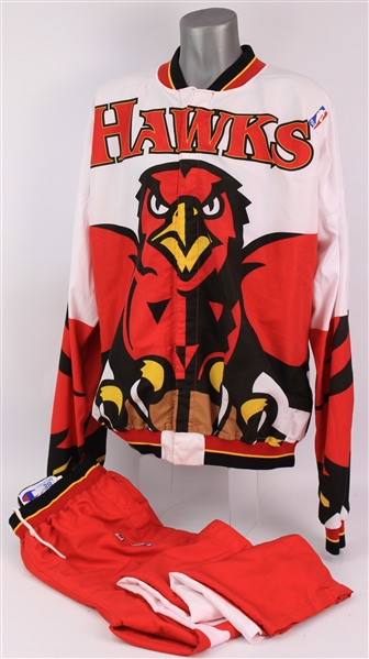 1996-97 Alan Henderson Atlanta Hawks Warm Up Suit w/ Jacket & Pants (MEARS LOA)