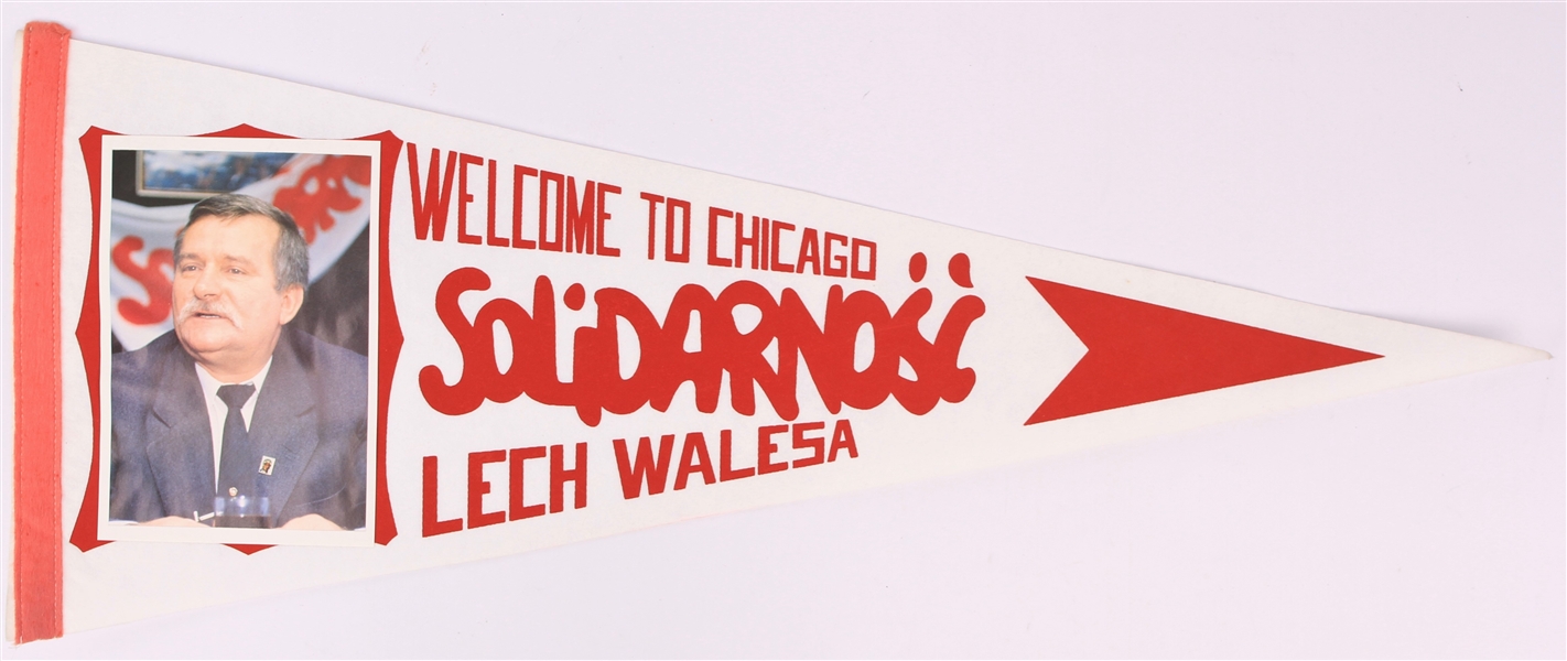 1989 Lech Walesa Polish President 29" Full Size Welcome to Chicago Pennant