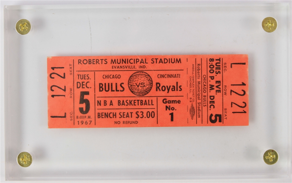 1967 Chicago Bulls vs Cincinnati Royals Roberts Municipal Stadium Game Ticket