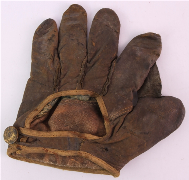 1910s Des Moines Manufacturing Company Youth Baseball Mitt