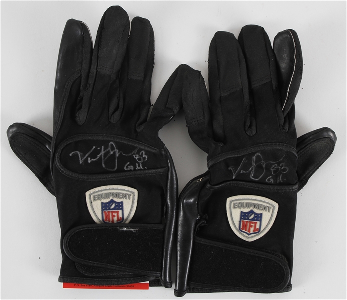 2009-11 Vincent Jackson San Diego Chargers Signed NFL Equipment Game Worn Gloves (MEARS LOA & PSA/DNA)