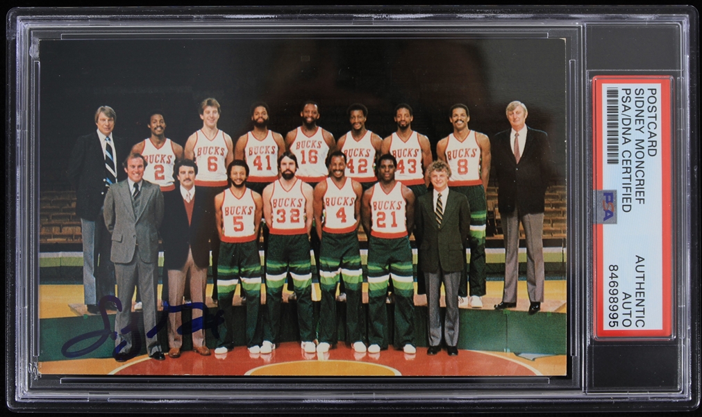 1980-1981 Sidney Moncrief Milwaukee Bucks Autographed Postcard (PSA Slabbed(