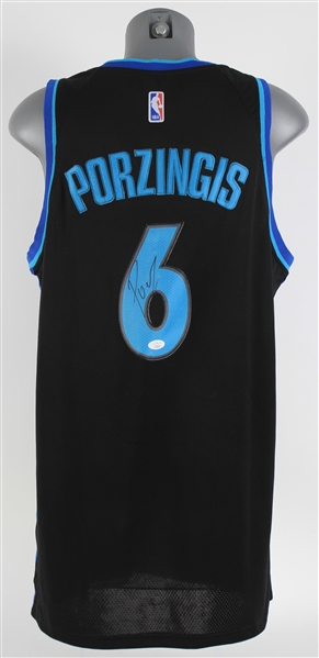 2019-20 Kristaps Porzingis Dallas Mavericks Signed Nike Swingman Jersey (*JSA*)