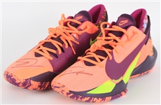 2020 Giannis Antetokounmpo Milwaukee Bucks Signed Nike Zoom Freak 2 Sneakers (*JSA*)