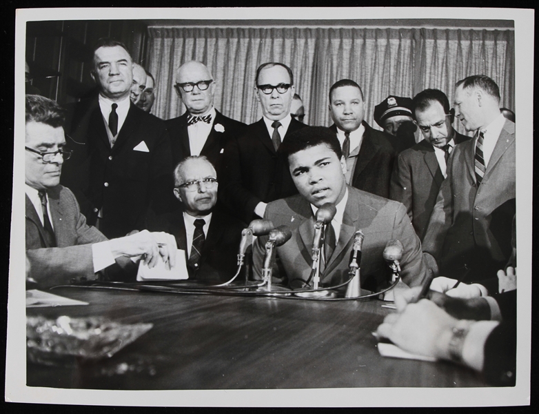 1960s Muhammad Ali 6x8 Black and White Photo