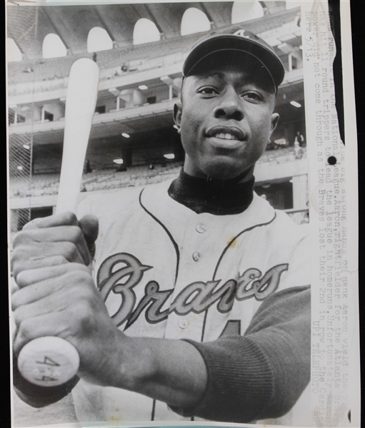 1966 Hank Aaron Atlanta Braves 6x8 Black and White Photo
