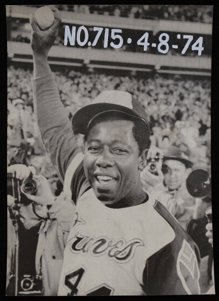 1974 Hank Aaron Atlanta Braves Homerun No. 715 6x9 Black and White Photo