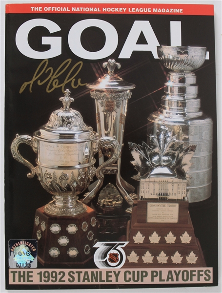 1992 Mario Lemieux Pittsburgh Penguins Signed Stanley Cup Playoffs Program (JSA/Team COA)