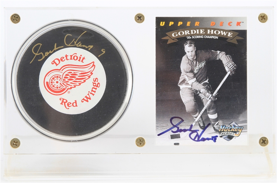 2000s Gordie Howe Detroit Red Wings Dual Signed Hockey Puck & Trading Card Display (JSA)