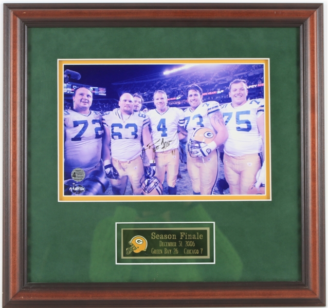 2006 Brett Favre Green Bay Packers Signed Season Finale 18x18 Framed Photo (Brett Favre Hologram)