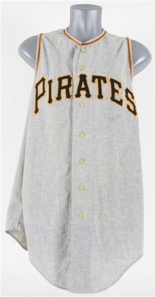 1959 Vern Law Pittsburgh Pirates Signed Game Worn Road Jersey (MEARS A10/JSA/Photo-Match.Com 10)