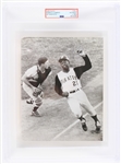 1960s Roberto Clemente Pittsburgh Pirates 8x10 Black and White Wire Photo (Type III) (PSA Slabbed)