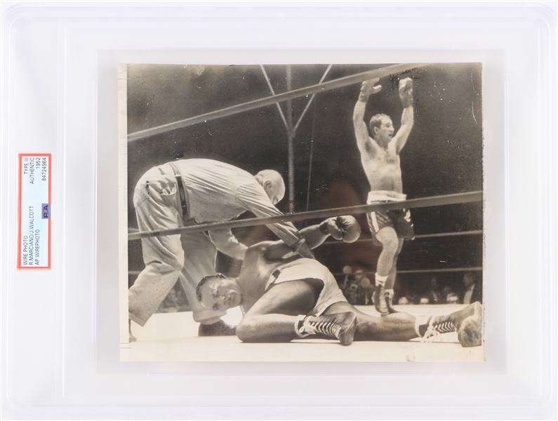 1952 Rocky Marciano vs Jersey Joe Walcott First Heavyweight Championship Title 7x9 Wire Photo (Type III PSA Slabbed)