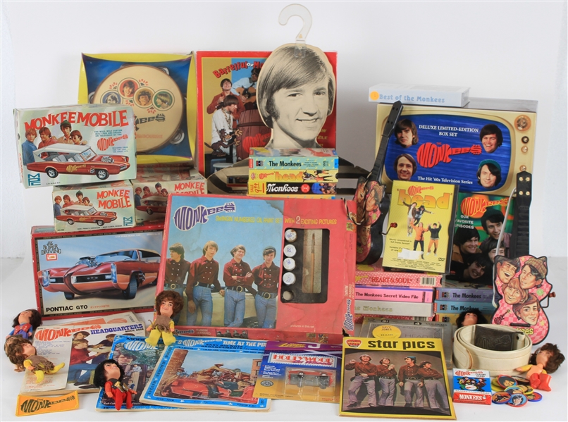 Lot Detail - 1960s-1990s The Monkees Collection w/ Piano Music, Dolls ...