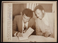 1975 Muhammad Ali Joe Frazier World Heavyweight Champions 8" x 11" Wire Photo
