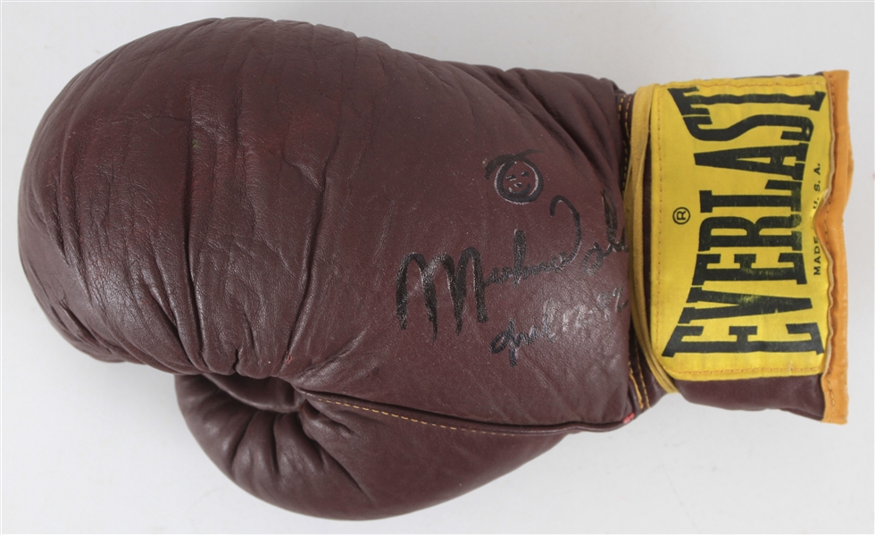 1970 Muhammad Ali World Heavyweight Champion Signed Oscar Bonavena Everlast Training Glove (MEARS LOA)