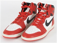 1985 Nike Air Jordan I Original Michael Jordan Signature Shoes (Size 9) 