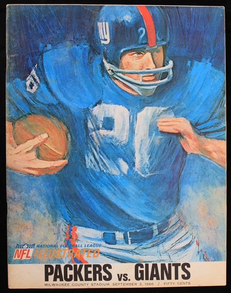 1966 Green Bay Packers vs New York Giants at Milwaukee County Stadium NFL Illustrated Program 