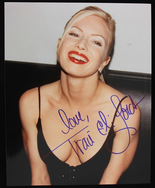 1987- Traci Lords Actress and Singer Autographed 8"x10" Color Photo (JSA)