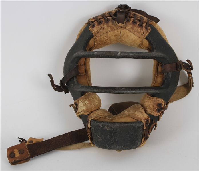 1955 Yogi Berra New York Yankees Spalding Catchers Mask (MEARS LOA)
