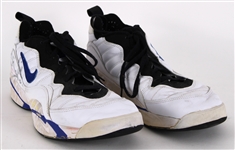 1995-96 Tom Gugliotta Minnesota Timberwolves Signed Nike Game Worn Basketball Sneakers (MEARS LOA/JSA)