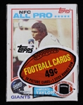 1982 Topps Football Trading Cards Unopened Cello Pack w/ 28 Cards Including Lawrence Taylor Rookie Card
