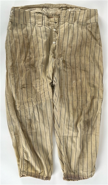 1962 Roger Maris New York Yankees Organizational Uniform Pants + Maris Historical Stitches Trading Card (MEARS LOA)