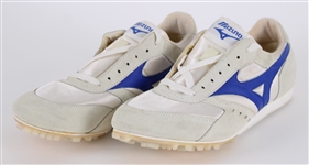 1996 Carl Lewis Olympic Gold Medalist Signed Mizuno Racing Cleats (JSA)