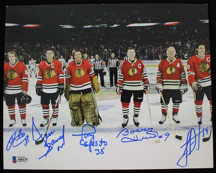 2017 Patrick Kane, Tony Esposito, Bobby Hull & more Chicago Blackhawks Signed 8x10 Photo (Beckett)