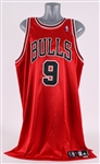 2006-07 Luol Deng Chicago Bulls Signed Game Worn Road Jersey (MEARS LOA/JSA)